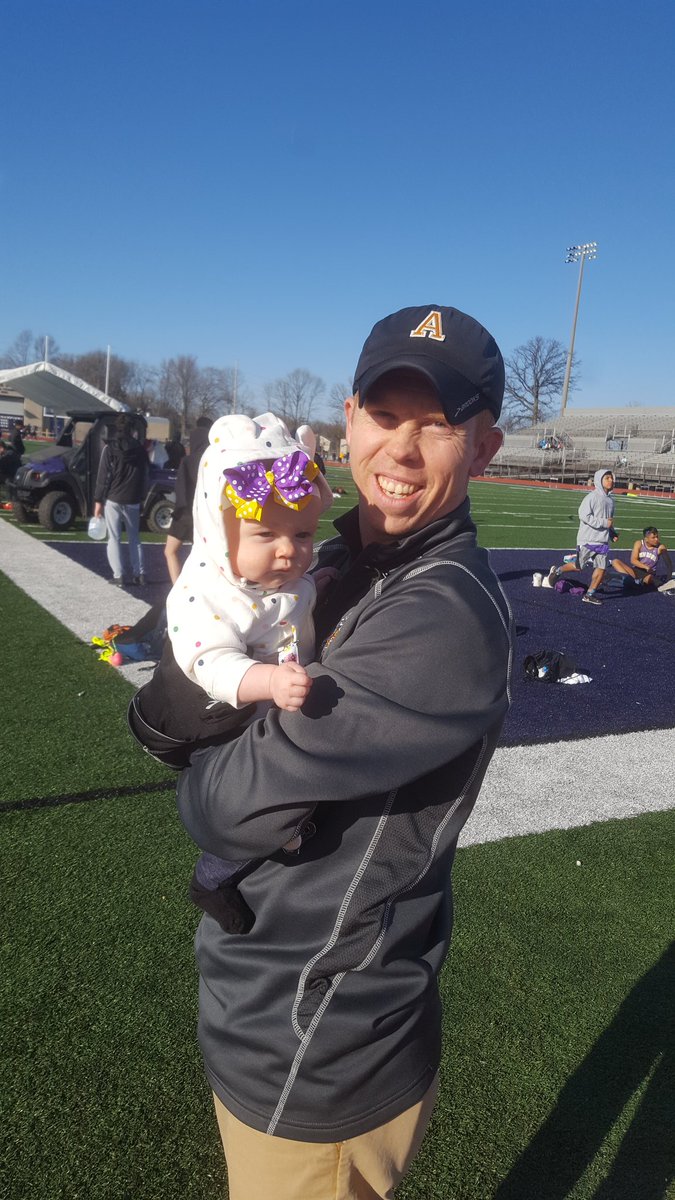 AvonDistance's tweet photo. First track meet for Janie today! @BDDistance #theJET https://t.co/I4yBkvU8F4