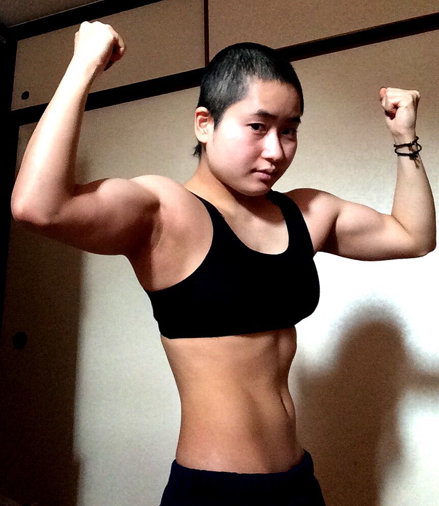 華麗なるうららかなるうんこカレー まじ筋肉でまじ坊主で女装してる男性だと思われてるかもしれぬと心配になった あっ私女 です 念のため