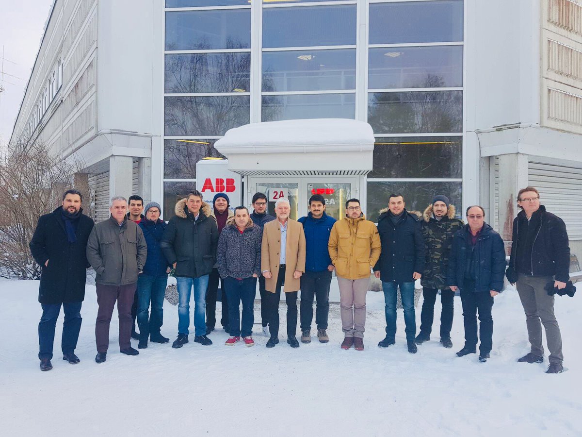 Türkiye’den bir grup pano ve jeneratör üreticisi ile ABB’nin davetlisi olarak VAASA/FİNLANDİYA Fabrikasındayız.
ATS konusunda nefis ürünler geliştirmişler.. Ezberler bozulacak gibi görünüyor.
#panelmaster #tiptest #typetest #eae <a href="/EAEGroup/">EAE Group</a> #elektrikpanosu