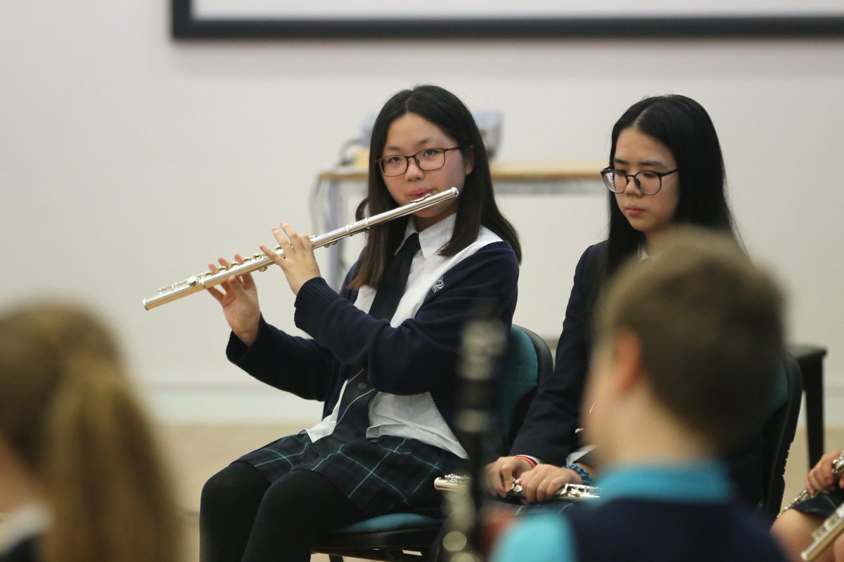 NAISPudong's tweet image. A huge thank you to Juilliard Alumni @fluterscooter Andrea Fisher for a wonderful visit yesterday! Our students really enjoyed learning about your instruments and working with you in the Masterclass! #NAEJuilliard #NAISPudong #NAEBeAmbitious