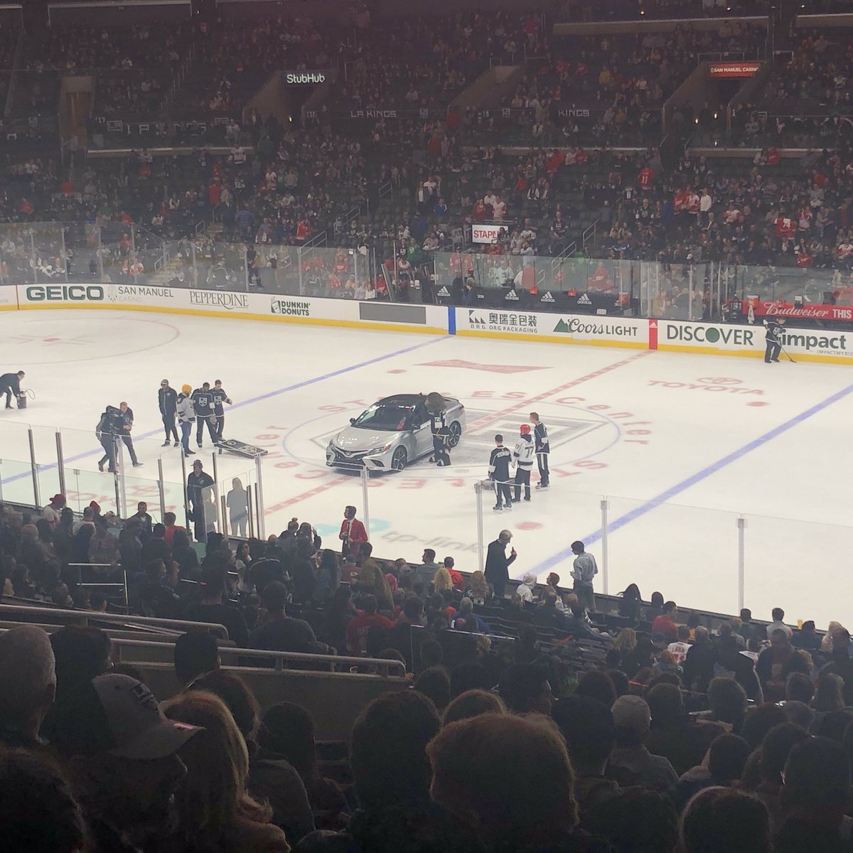 nosaltsara's tweet photo. There's a CAR on the ice. I CANT STOP LAUGHING. #staplescenter #gowingsgo https://t.co/VWOcoo87D6