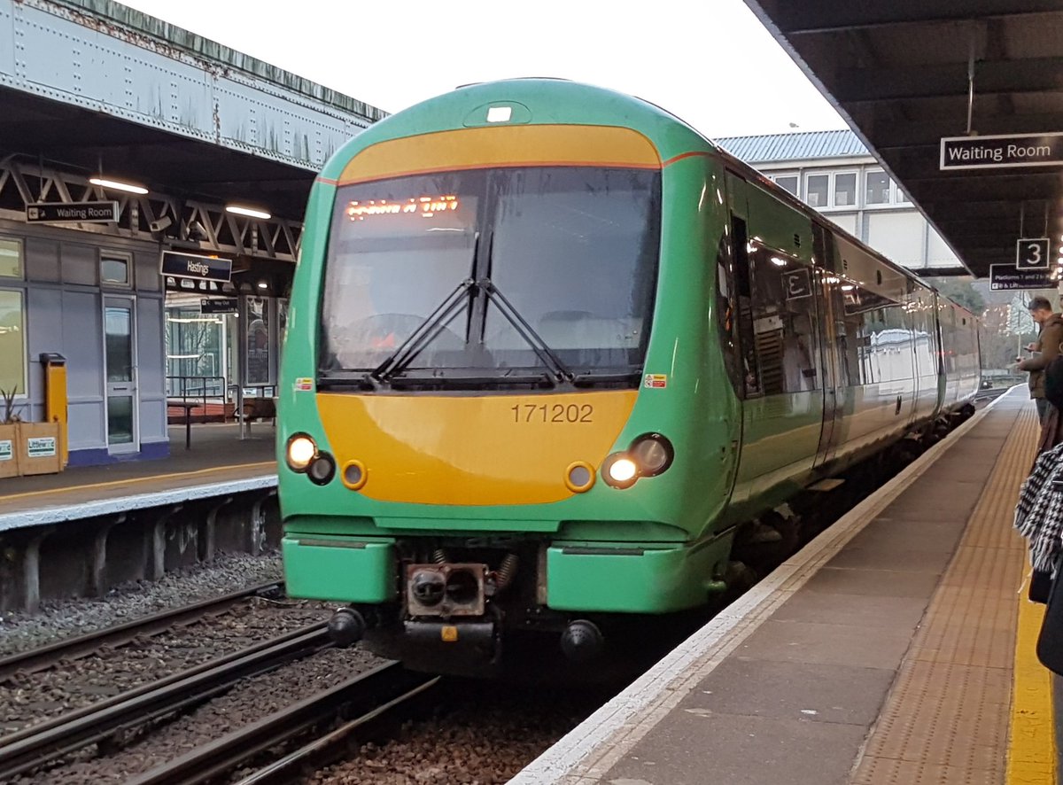 SimonOffen88's tweet image. Ex-Scotrail Turbostar 171202 1G05 to Eastbourne to Ashford this morning at Hastings @SouthernRailUK #class171 #turbostar #trainphotography @RAIL