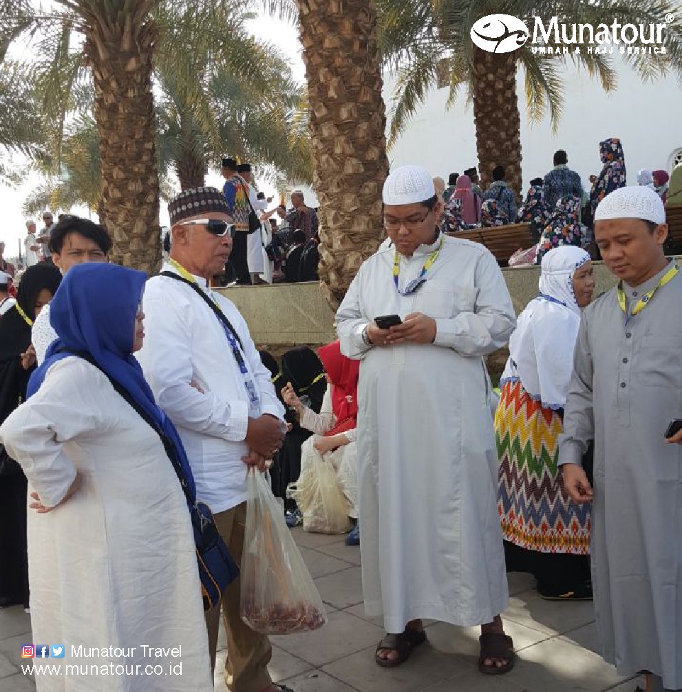Munatour_Travel's tweet photo. ❤City Tour Madinah Grup Umroh #Munatour 14 Maret mengunjungi tempat yang mempunyai syiar islam seperti Jabal Uhud, Masjid Quba, Masjid Qiblatain, dll❤
🕋 Grup 14 Maret 2018 didampingi oleh Ustad Dr. #Firanda #Andirja, MA
Info #Haji #Umroh hub 021-7822292, 081314160674 https://t.co/LbkXRmDrBz