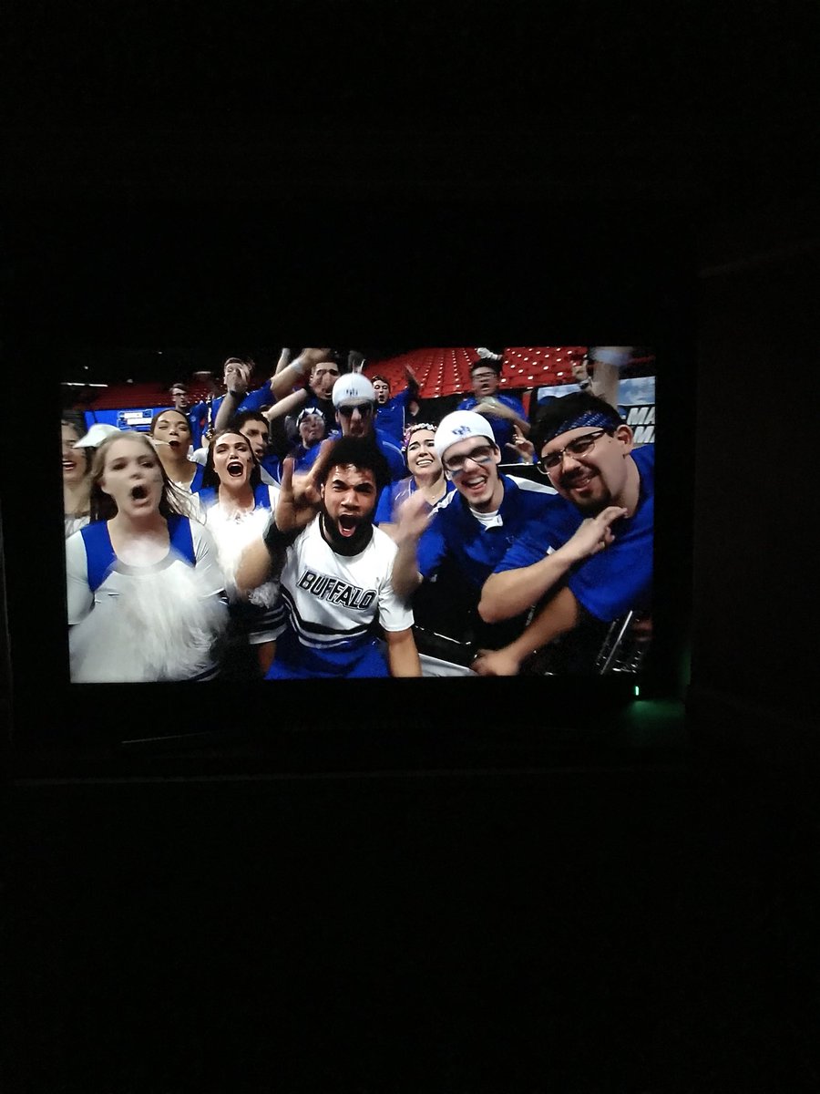 So proud of my <a href="/UBuffalo/">UBuffalo</a> Bulls. They just upset Arizona and move on. Now that’s great news!
