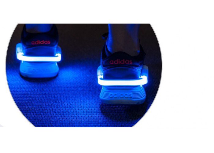 enviofacilmx's tweet photo. 2 clip de leds para calzado, o bien otra opción, lo puedes utilizar como brazalete. 3 diferente colores verde, azul y rojo. #Ciclyng #bikers #runners #sports #walkers #caminata #playa #senderismo #mountainbike #Kichink 
Visita nuestra tienda en línea->  https://t.co/DuWxuuMAtW https://t.co/taL14exRR8