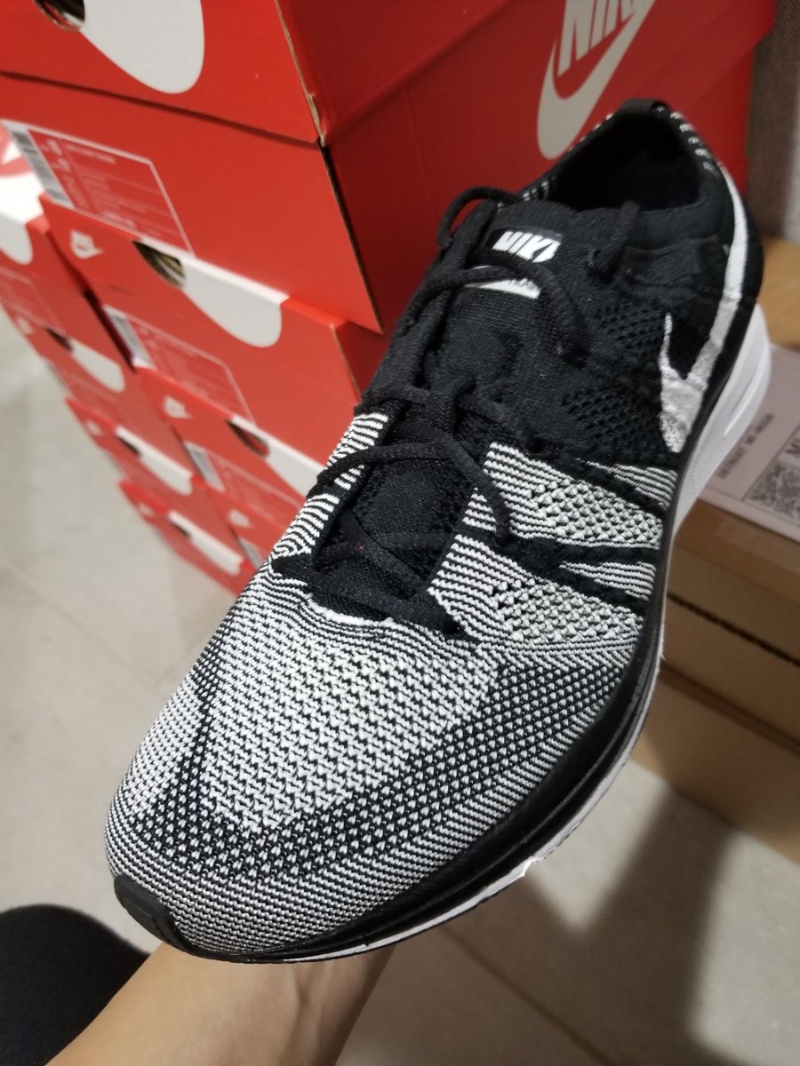 MezLifeSoles's tweet image. 8,8.5,9,9.5,10. NYC meet up. DM me. Retweets appreciated. @BackendCooker