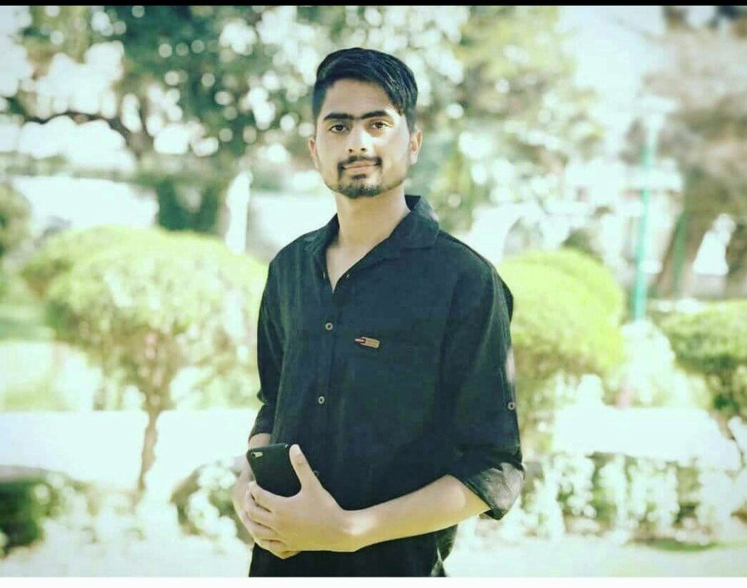musavir_sofi's tweet photo. #SiMLING lips
#Smiling Face
#BesT feelIngs.
#Best Moments https://t.co/JquNd3Qpfi