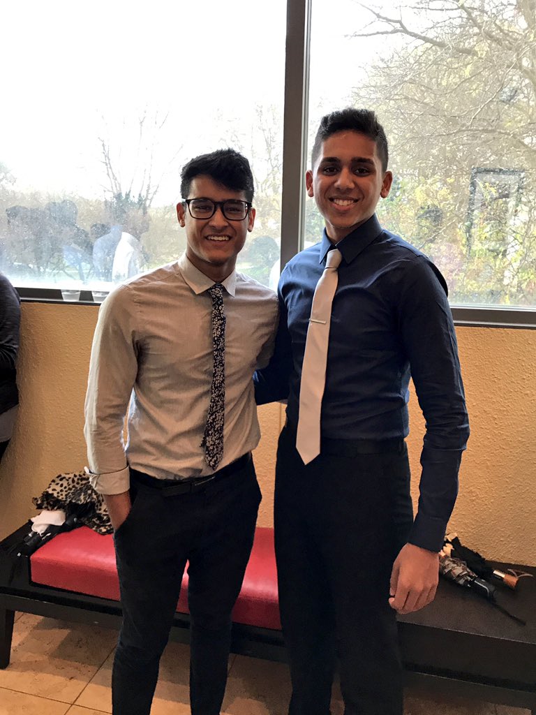 keerthi_rajaram's tweet photo. Happy Birthday Broski👊🏽🎈@SomsonShawn https://t.co/7OOVcA7gn0