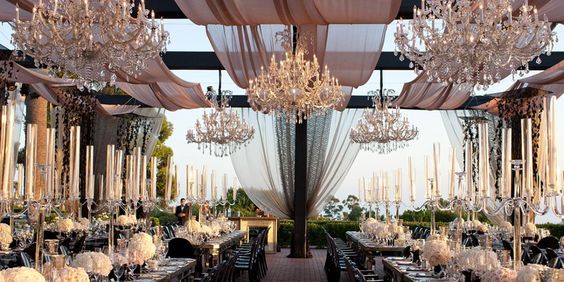 You're engaged. Now what? 🤔 Click the link for tips on finding the right wedding necessities! goo.gl/iX92sK