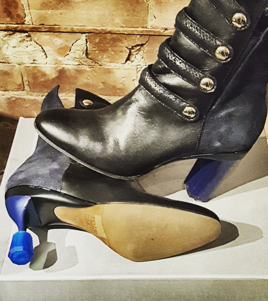 Krippit1's tweet photo. #krippit protection.....high heel options are always endless!!!..... #tanya_heath #tanyaheathparis #tanyaheath #tanyaheathcanada Thanx again! https://t.co/TFmbAqbaAO
