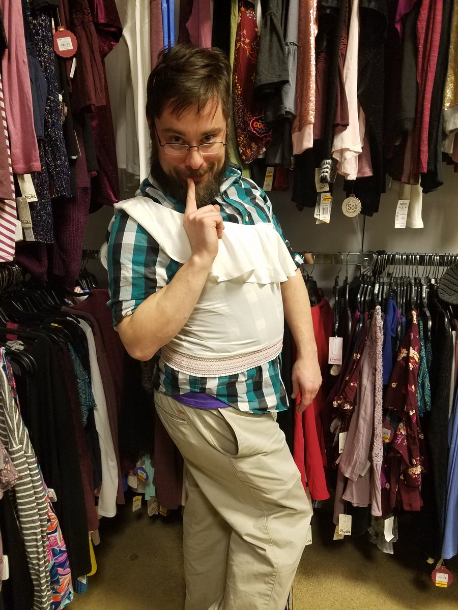 smallestreinhrt's tweet photo. When you have to explain how a shirt works as a home person #lifeatkohls https://t.co/Sf7Jc5dWah
