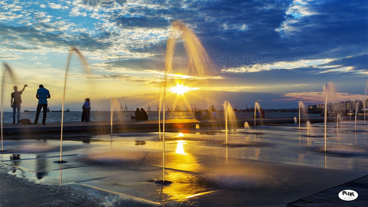 rickfr01's tweet photo. From the heart of #Macedonia, the stunning city of #Thessaloniki, #Greece. @AroundGreece @InThessaloniki @GGWorld @LoveThess_com @ThessalonikiCit @RealMacedonia @MacedoniaPhotos @VisitGreecegr https://t.co/J1H4Jrjlnx