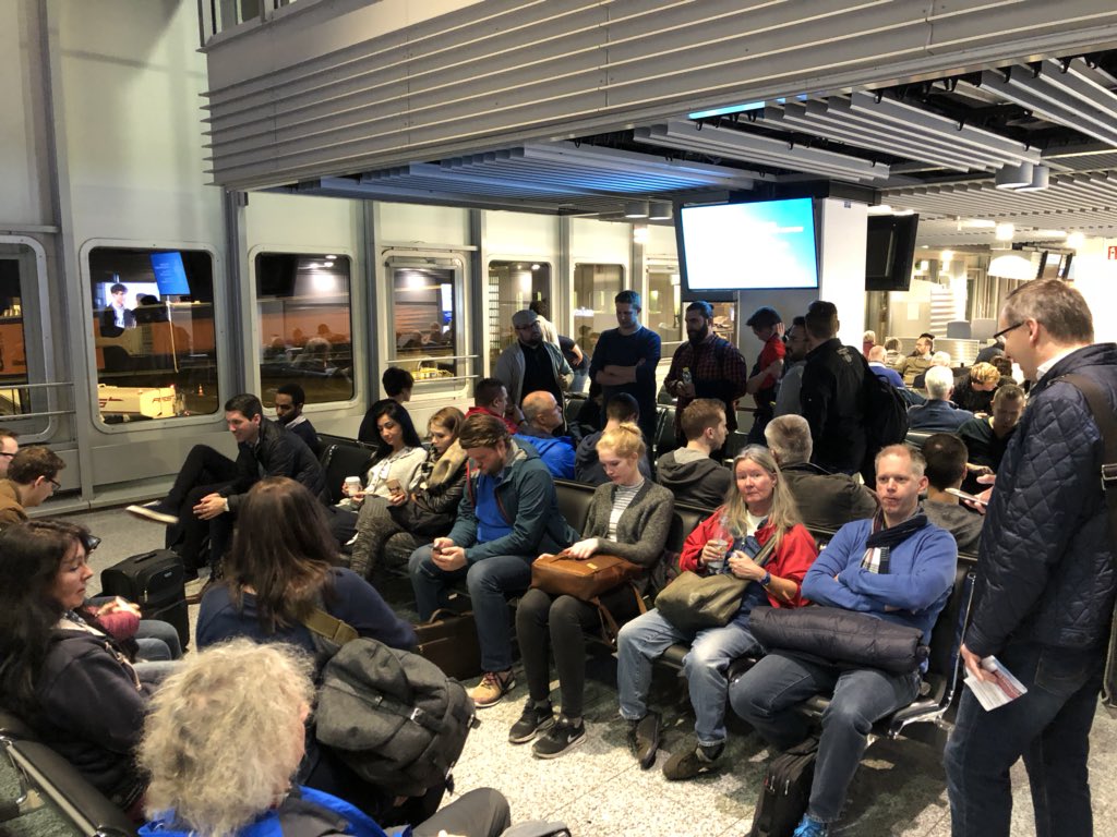 Kicking off #MSDyn365BC (formerly known as Dynamics 365 „Tenerife“) with a big <a href="/faveo/">faveo</a> crowd. Thanks for inspiring, @mpdynamics365.