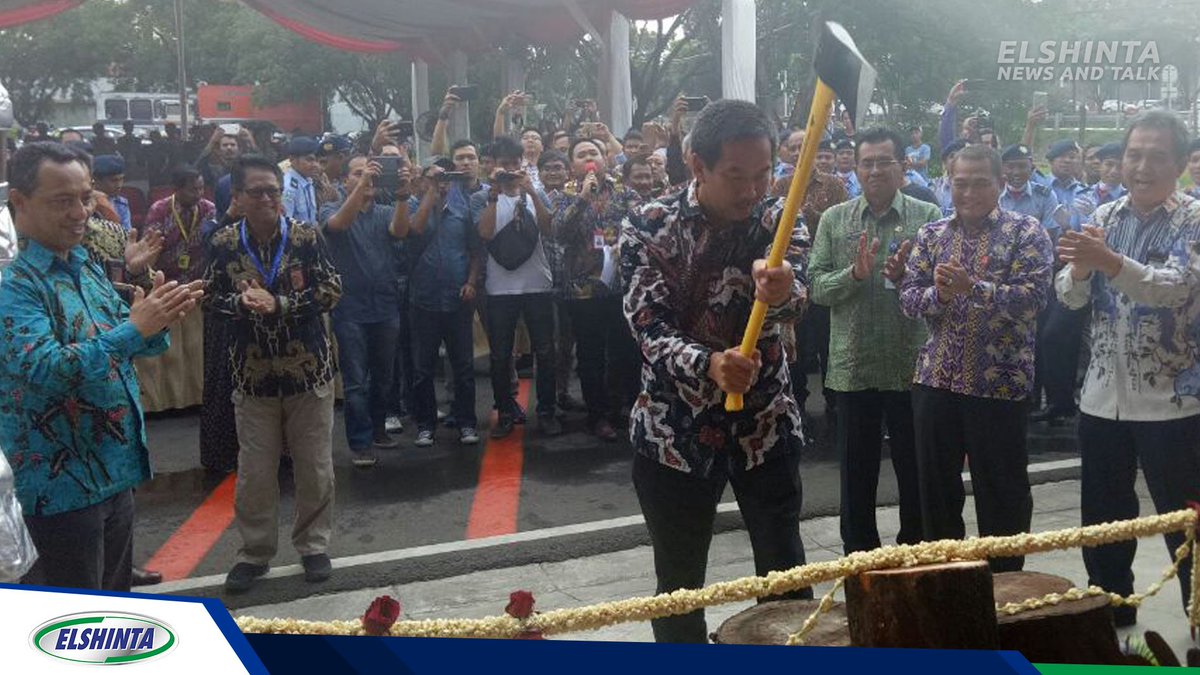 RadioElshinta's tweet photo. Dalam rangka meningkatkan kewaspadaan &amp; kesigapan dalam mengantisipasi terjadinya peristiwa kebakaran di sisi darat, PT Angkasa Pura II (Persero) melalui kantor utama Bandara Internasional Soekarno-Hatta, Tangerang kini telah memiliki Gedung Domestic Fire Station, (16/3). (Mum) https://t.co/UyL2fTFbgt