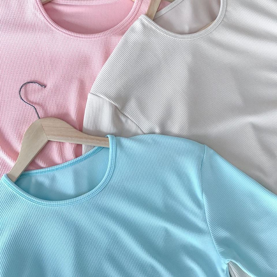 EllShop90's tweet photo. 🌿 New IN 🌿 Eris Top🤗🤗

Material : knitted ribbed cotton
features : soft comfy , super stretchable , .
Colour : 
Blue
Nude
Black❌
Peach
.
Disclaimer : colour may slightly vary due photographic lighting sources
.
price : RM45 (free shipping 🇲🇾)
to puchase kindly 📥DM https://t.co/26g4ClMqPc
