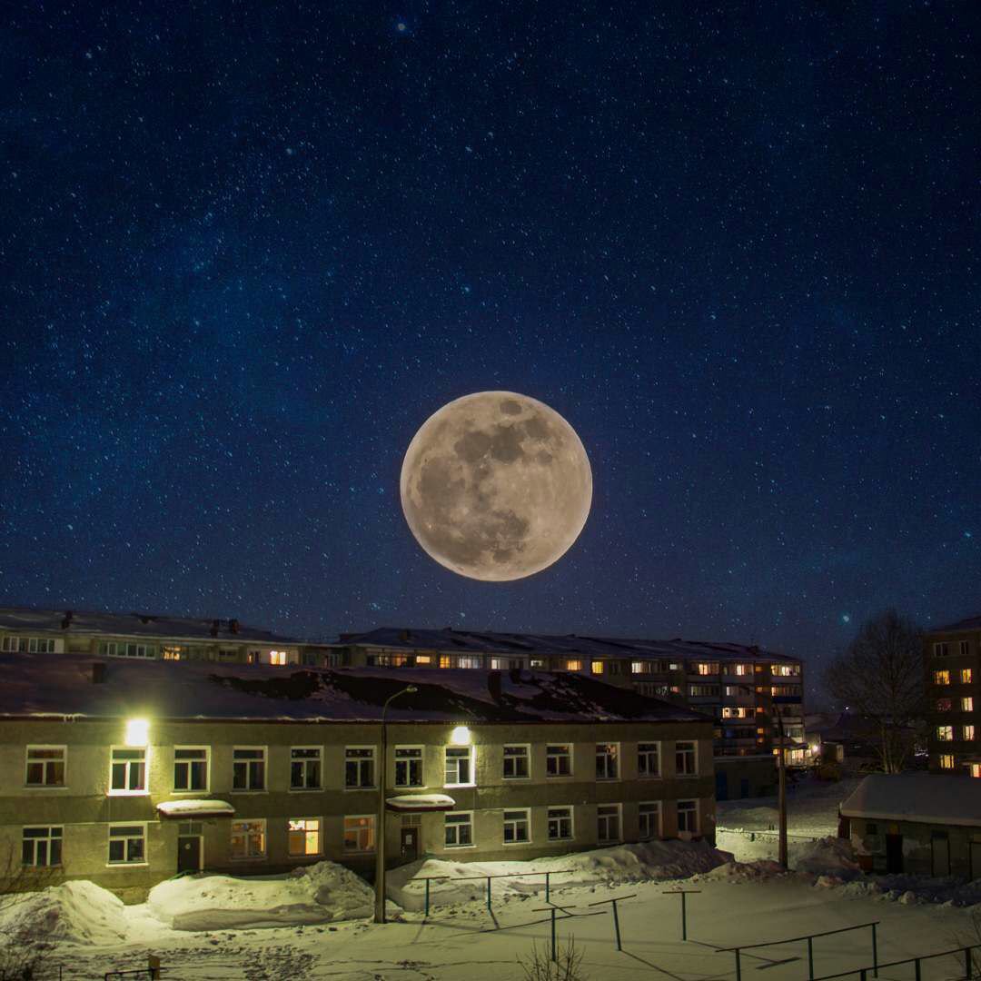 Луна настоящая