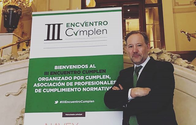 aideabogados's tweet photo. En AIDE seguimos formándonos en Cumplimiento Normativo para empresas y desde ayer estamos en el Congreso Nacional de #Compliance en #Madrid 👌 #ProgramaDeCompliance #PrevencionDeRiesgosPenales #AbogadosBurgos #UnEquipoDefendiendoTusDerechos #FB #Twitter https://t.co/aQbUDzwruh https://t.co/DbwkKaj9Cv