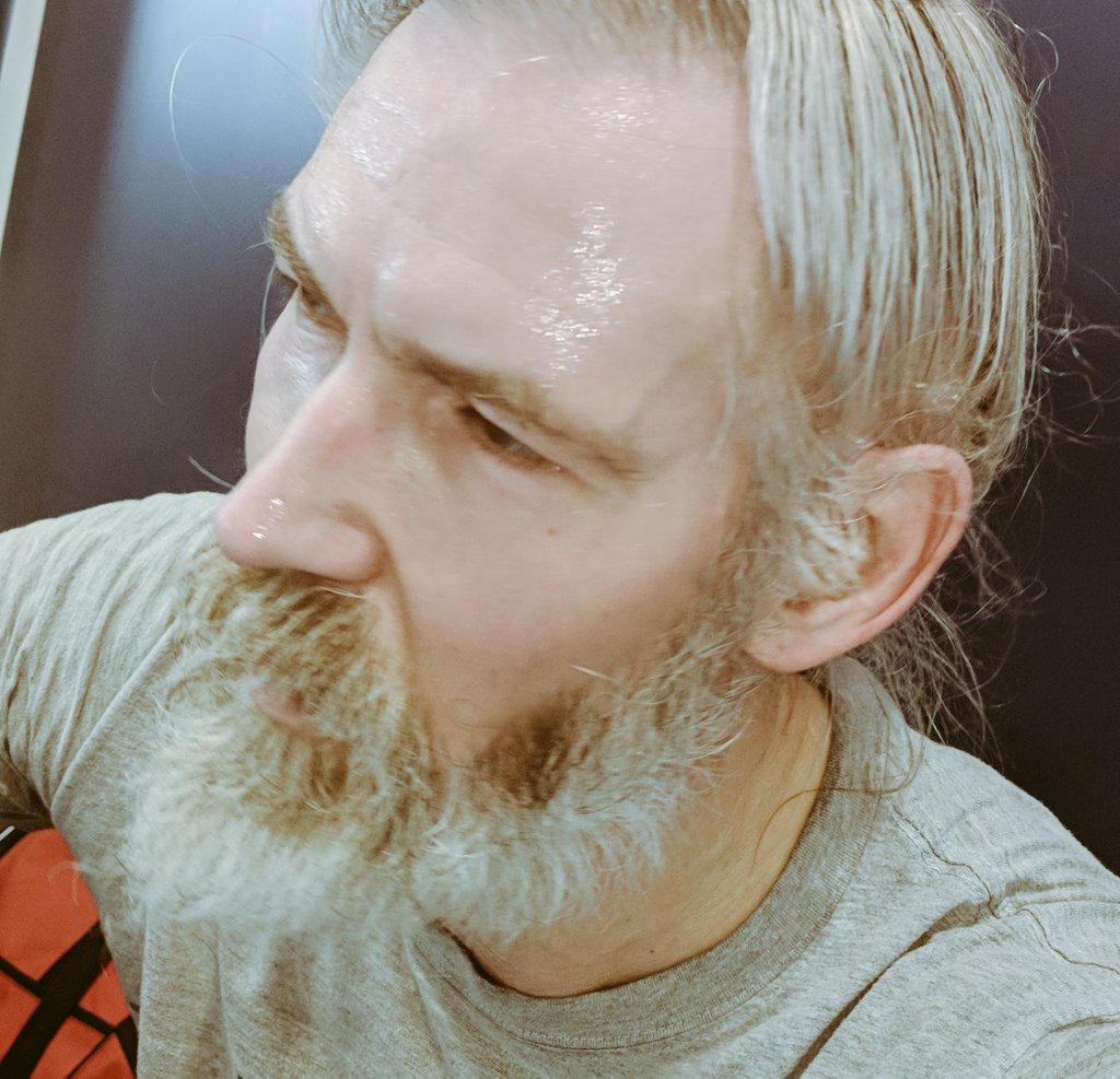 joncampling's tweet photo. #FF @Willbowden424 @NicciHowe @AdrianBouchet @edwardsaxby @ErikMeijerFit @LeroyKincaide
@ChloeCProducer
#Sweatyselfie #Fridayfeeling #AtTheGym #Cardioday with @mr_shredds
#BuffRegis #BuffCampling #Geralt https://t.co/DuQucab4qT