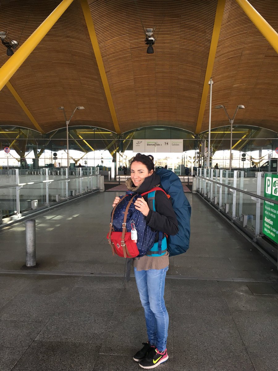 VeroSinmapa's tweet photo. Bueno, bueno... ahora sí! Estoy en #Barajas y en 2 horas vuelo a India!!! Si! Con el #KeralaBlogExpress5 estaré recorriendo todo el estado de Kerala de punta a punta!!! Ganazas! Seguidme en IG que os contaré todo en las Stories!! #VuelvoaIndia https://t.co/BHyYPSVlE3