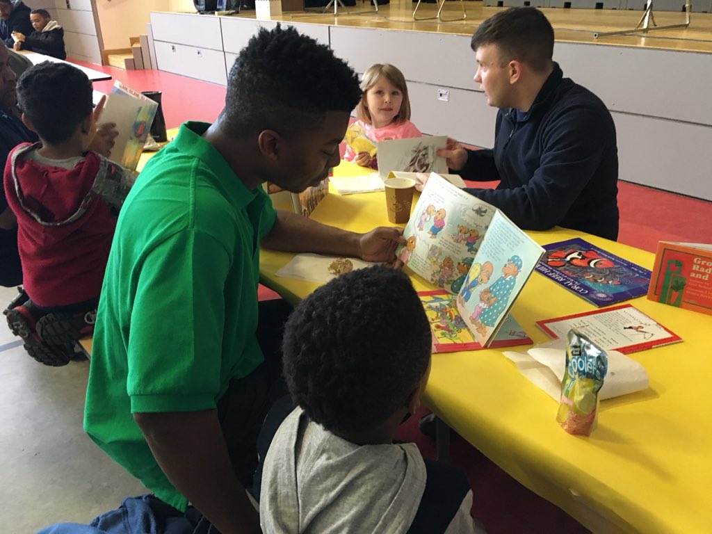 KESMustangs's tweet photo. #KESCares Donuts with Dads at school. Great start Friday. https://t.co/XfwHcqwfWi