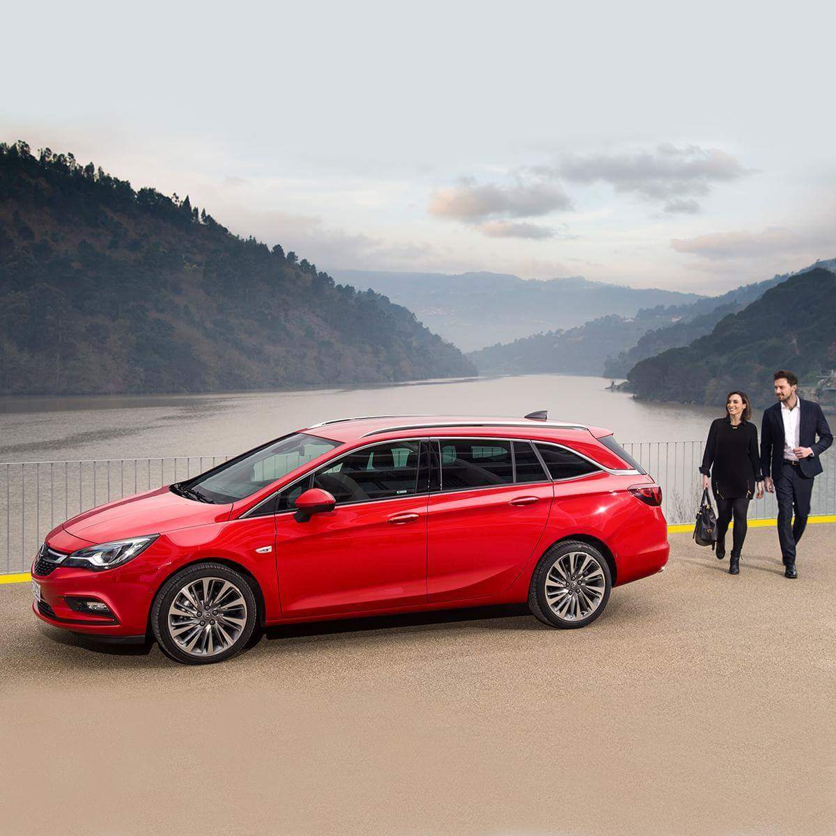 neskarbursa's tweet photo. Bu hafta sonu #AstraSportsTourer eşliğinde sevdiğinizle yeni mekanlar keşfetme ve tüm yolların keyfini çıkarma zamanı!

#neskarbursa #neskar #opel #opeltürkiye #araba #car #auto #haftasonu #weekend https://t.co/04HFLWFvkg
