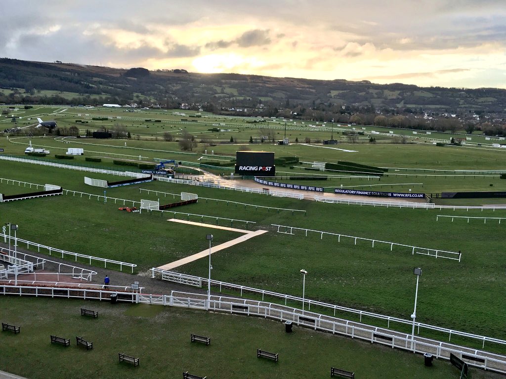 CheltenhamRaces's tweet image. It’s finally here...

Happy Gold Cup Day🏆

#TheFestival