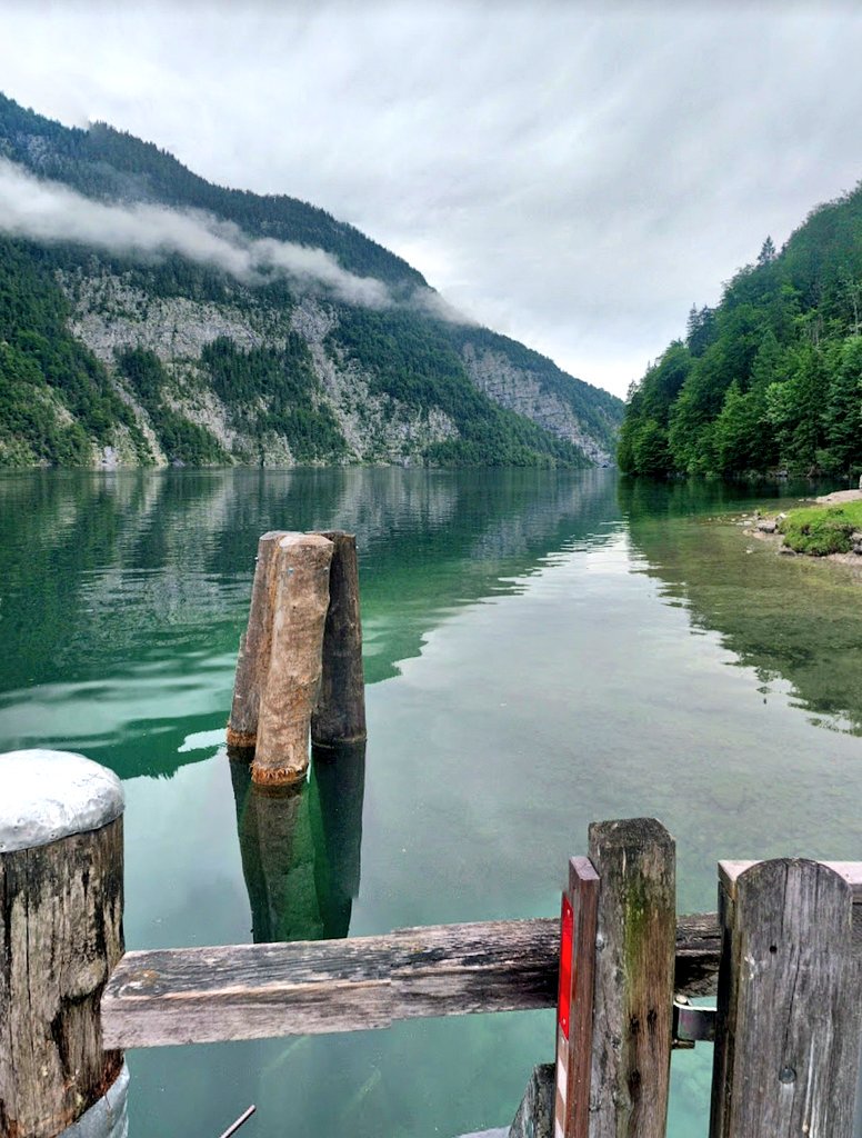 i_Alsuliman_'s tweet photo. بحيرة Konigssee

بحيرة في #المانيا ع الحدود #النمساوي
في #البافاريا جزء كبير دخل محمية وطنية ..

تبعد عن🚗👇🏼
▪ميونخ 160كم
▪زيلامسي 70كم
▪سالرزبورغ 40كم

احداثية
 N47 35.296  E12 59,359 https://t.co/0DnnijkAJ9