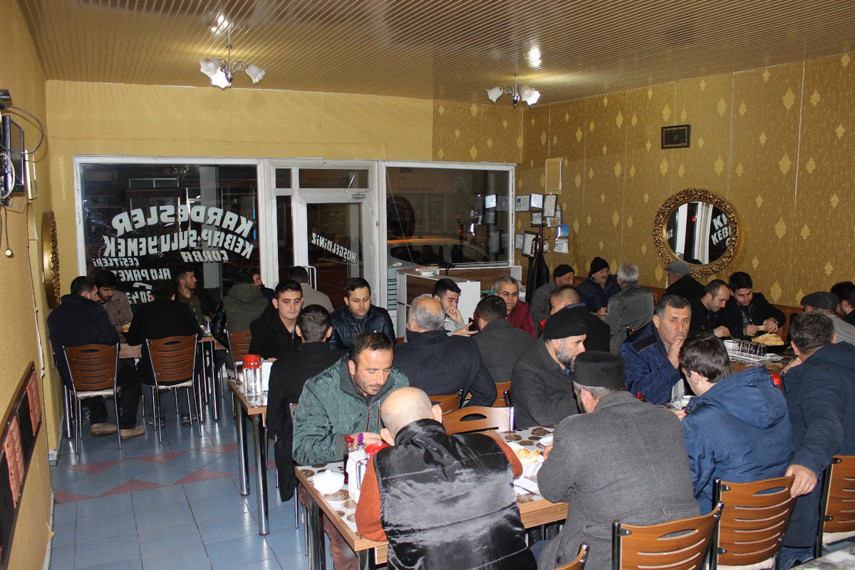 SivasKYGM's tweet photo. Sabah'ın Nuru'yla Nurlanan gençlerimize selam olsun.
Şarkışla ve Hafik yurdu öğrencilerimiz sabah namazında Rabbimizin huzuruna çıkarak Mehmetçiğimize,Şehitlerimize ve Tüm İslam alemine dua ettiler. https://t.co/QYaq1YFvy6