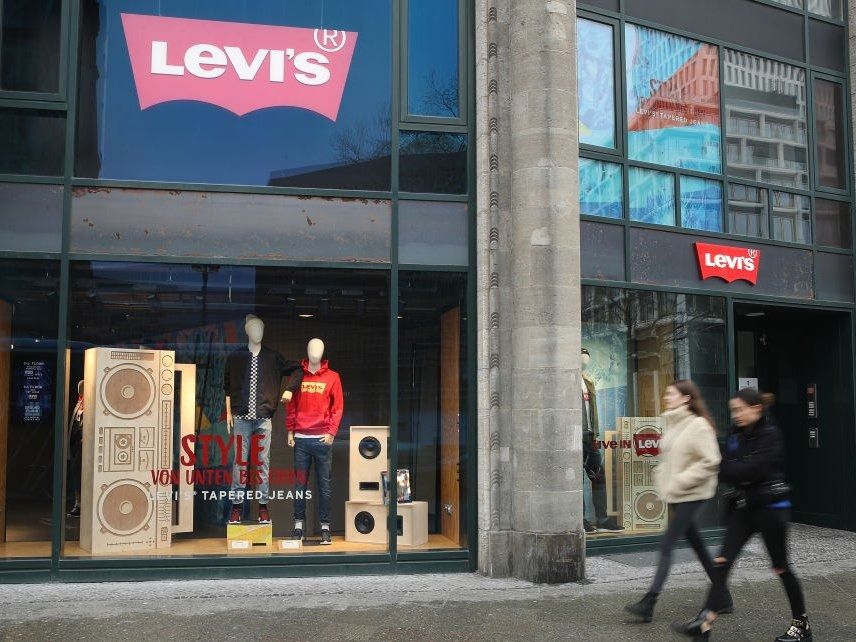 syngience's tweet photo. Levi's is suing Chinese companies for trademark infringement as trade war talk heats up https://t.co/czMNmQIqcN

#trademarknews #tm #syngiencebusinesssolutions #syngience #sbs https://t.co/tnBVTxKJPc