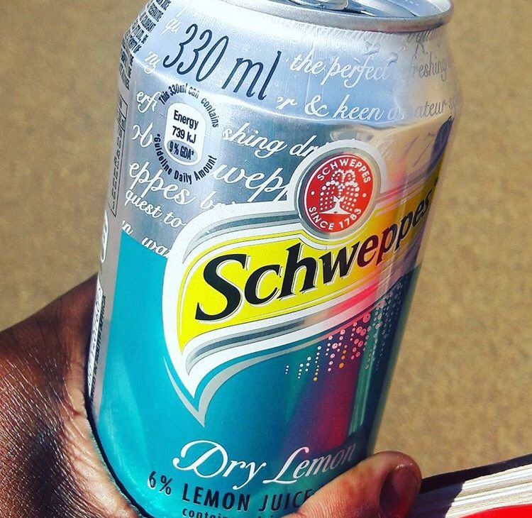 buti_omdala's tweet photo. Ok let’s settle this #Schweppes rivalry once and for all...
RT for #VirginMojito
Like for #DryLemon https://t.co/ZiImkkMPvW