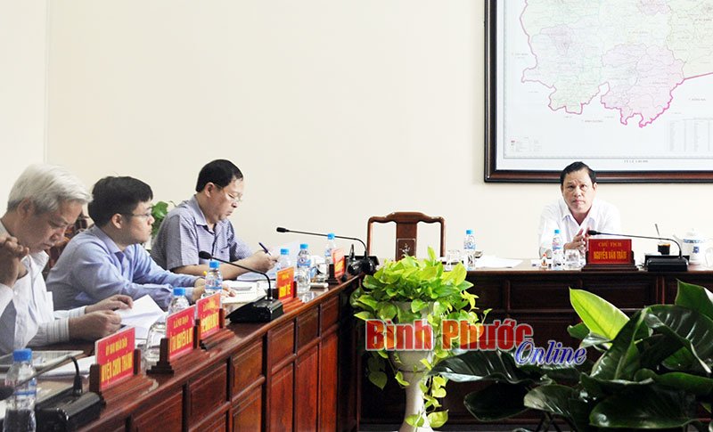 thuocdong's tweet photo. Trao giấy chứng nhận đầu tư cho 5 doanh nghiệp vào KCN Becamex – Bình Phước
https://t.co/ryoFnFEZ2s https://t.co/Ob752Rm5UA
