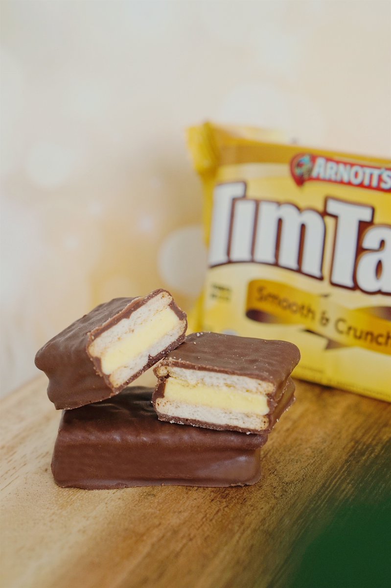 timtamlicious's tweet photo. Sejak nyobain TimTam Cheese Cake, gak bisa lagi deh ninggalin rumah tanpa bawa TimTam! Weekend gak lagi perlu takut macet, tinggal #CuriNikmatnya TimTam Cheese Cake dijamin bikin hati adem hihihi. Setuju ga, Besties? #TimTamTime https://t.co/luwm8C8qtU