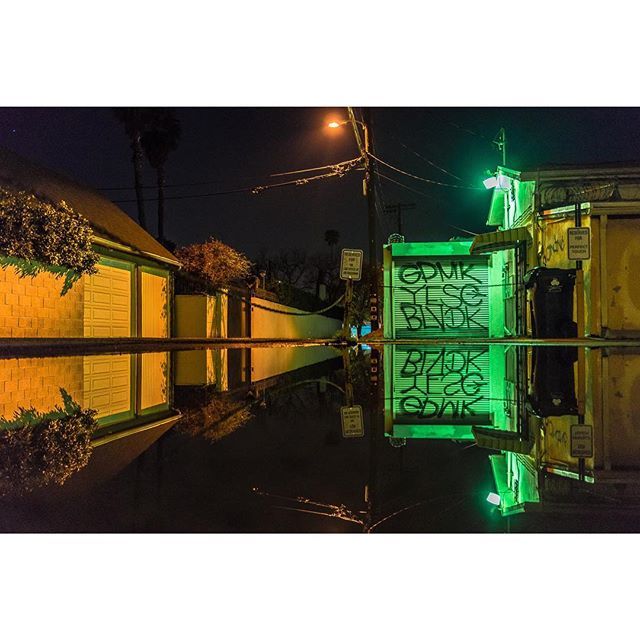 VONJAKO's tweet image. ”Water Mirror” photo by @vonjako #pondreflection #nightphoto #alley #beverlyblvd #aftertherain #nofilter📷 #natgeocreative #nightreflection #thephotosociety #streetphoto #cinematic #filmakerlife #garagedoor #documentaries #graffititags #streetarts #letterings #tags #backstreet