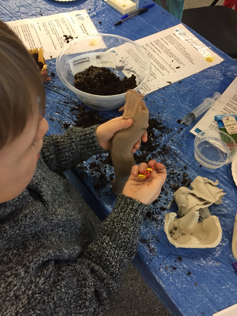 Theresa_May_PhD's tweet photo. @ScienceHunters we had a fantastic time at your display at @TheHiveWorcs Science Night. Thank you! #sciencehunters #kidslearningscience #stem #learningisfun https://t.co/j4bpckHxAM