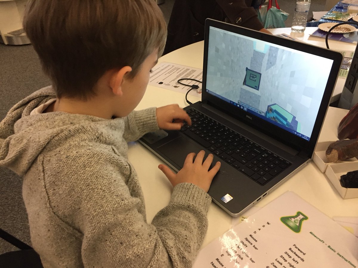 Theresa_May_PhD's tweet photo. @ScienceHunters we had a fantastic time at your display at @TheHiveWorcs Science Night. Thank you! #sciencehunters #kidslearningscience #stem #learningisfun https://t.co/j4bpckHxAM