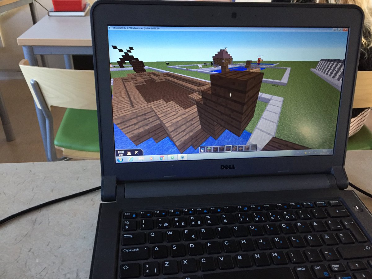 ElnaSvensson's tweet photo. Redovisning av Vikingatiden med hjälp av Minecraft, lera mm. #Villanskolan #år4 https://t.co/aAqryjarov
