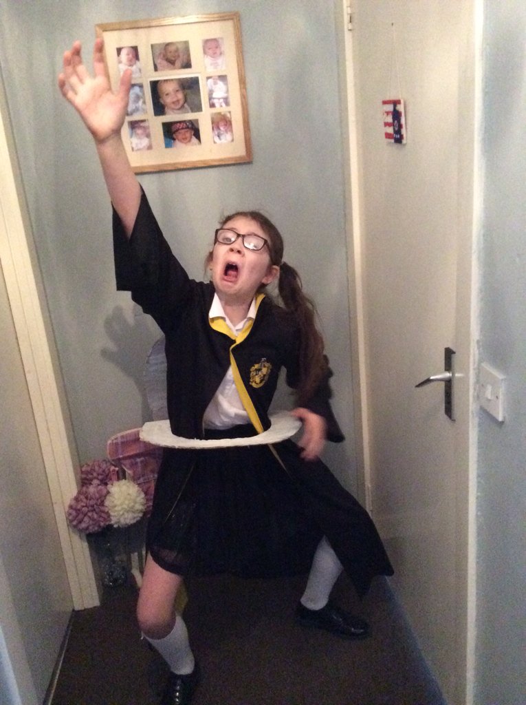 RachLCake's tweet image. #WorldBookDay2018 #take2 #snowedoff #HarryPotter #moaningmyrtle @jk_rowling @misspageLVPS #dramaqueen 😂💗