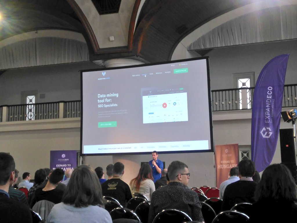 vaclavd85's tweet photo. První přednáška na #Eshopsummit a hned plná zajímavých informací. Chybu udělal, kdo vynechal. Dobrá práce od @MarketingMiner. https://t.co/SmVjky2vcM