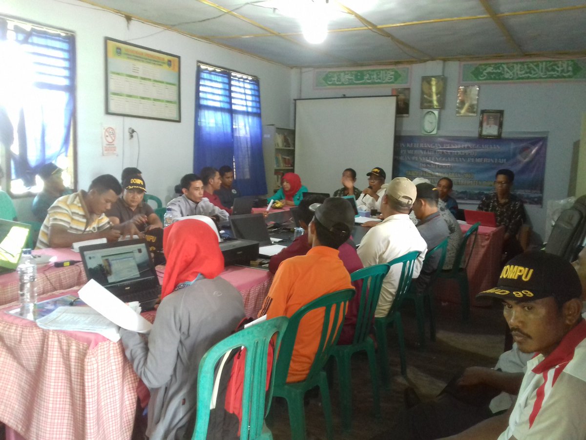 B_deroAR's tweet photo. Pembinaan pemdes kec. Pekat oleh Kadis DPMPD Kab. Dompu yg dirangkaikan verifikasi dokumen pertanggungjawaban 2017 dan perencanaan 2018... di desa Kadindi kec. Pekat kab. Dompu prop NTB
#ManfaatDanaDesa
#tppintb
@jokowi @EkoSandjojo @anwsanusi @taufikmadjid71 @fachrilabalado https://t.co/D5ARffosI5