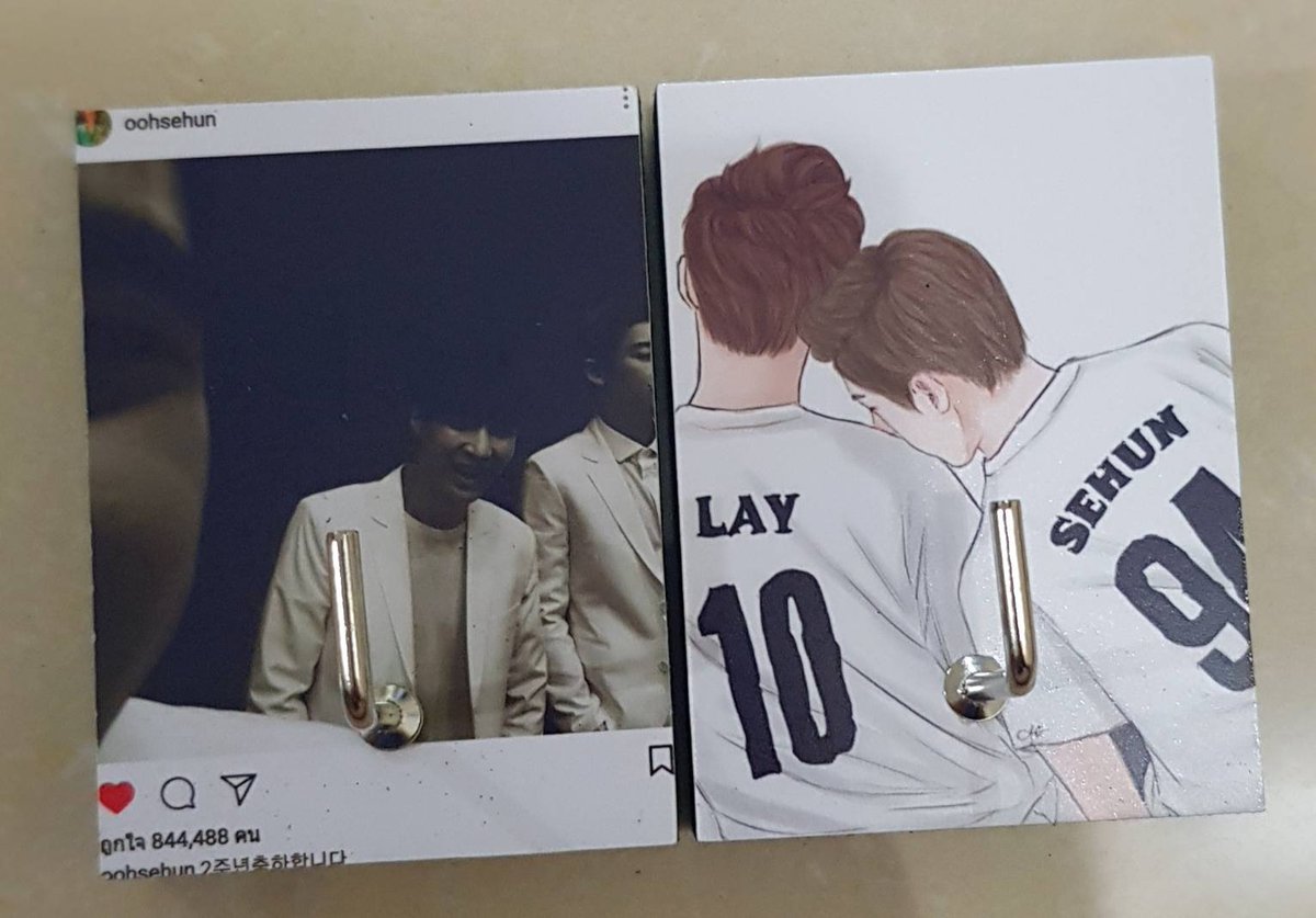 HunLayLover's tweet photo. **แจก** นอกจากพัดใสแล้ว แอดแจ��ที่แขวนสารพัดประโยชน์ด้วยหนาออเจ้าจะไว้แขวนผ้า แขวนเสื้อ แขวนใจก็ได้หมดเลยนะเจ้าคะ วันคอนอย่าลืมมารับกันหนา #ElyXioninBKK #hunlay https://t.co/I1O7GbsCU7