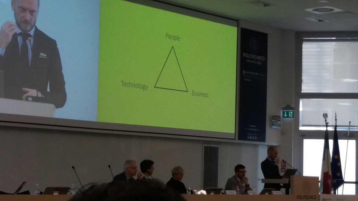 AlbiMarsa's tweet photo. Il @polimi e' una Scuola di Progettazione, il posto migliore per parlare di #DesignThinking. Grazie agli @Osserv_Digital! #dtb18 https://t.co/RjkgQcqPrP