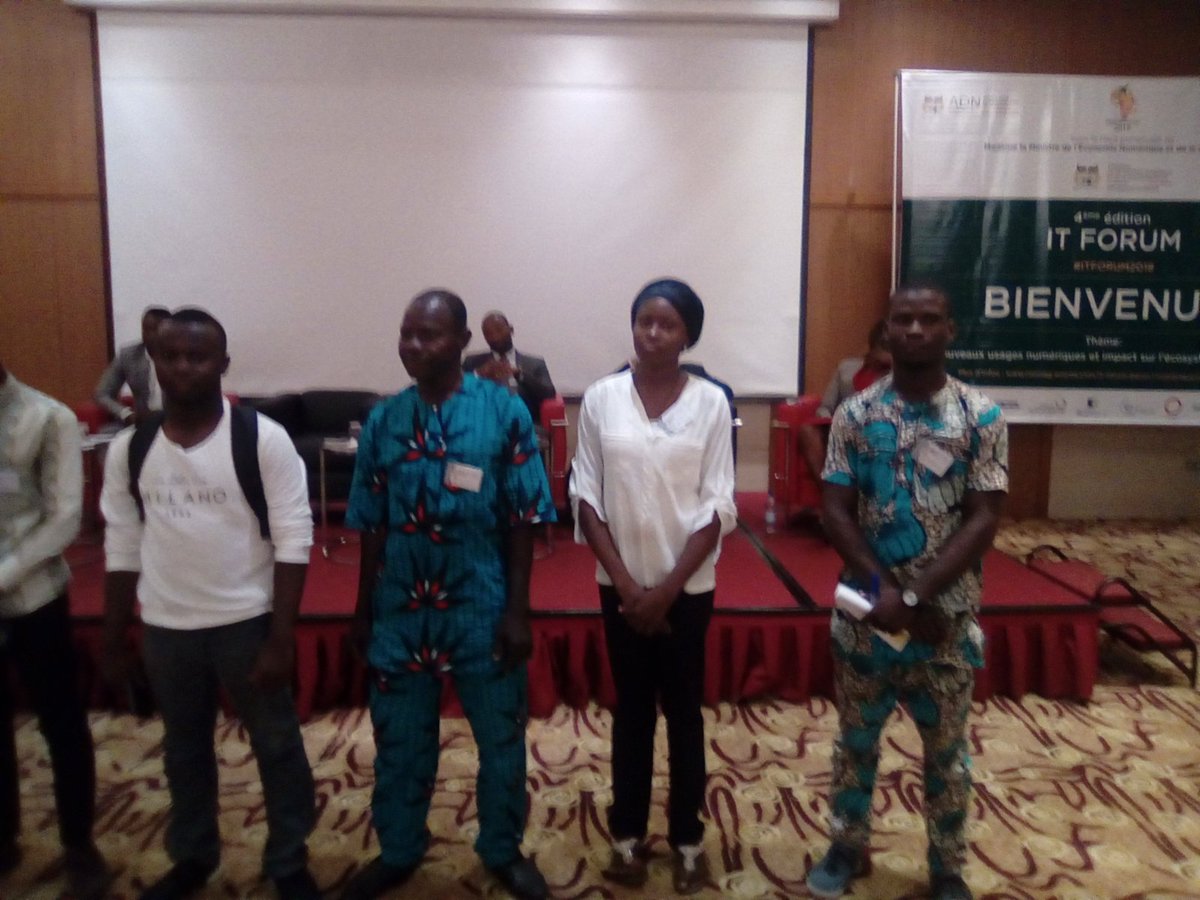 BLOLAB_BENIN's tweet photo. @BLOLAB_BENIN a le plaisir de vous annoncer que sa start-up #mAgriPlus a remporté hier le premier prix du Hackathon "simplifier la usages" dans le cadre de l'ItForum organisé par @ciomag1 et l'@Benin_Numerique. #MakeAfrica https://t.co/bOWy5qMihs