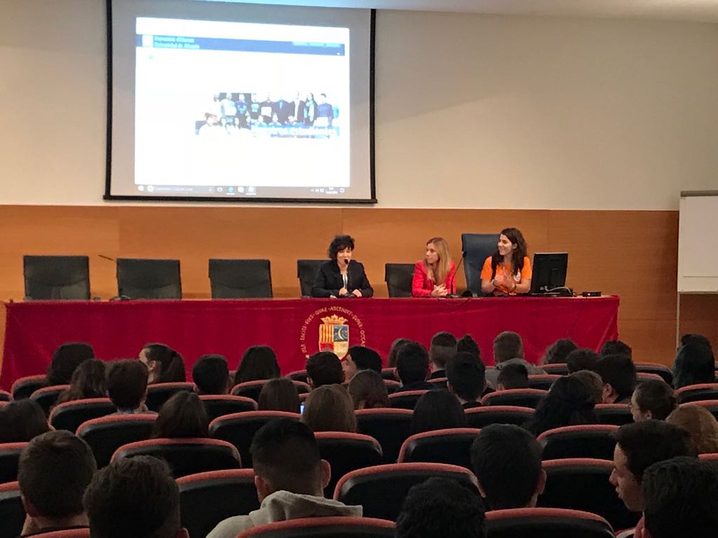 CeTelecoUA's tweet photo. Hoy recibimos a los preuniversitarios con diversos talleres para darles a conocer nuestra carrera. ¡Empezamos! #JF3TUA https://t.co/e85EQ46iDc