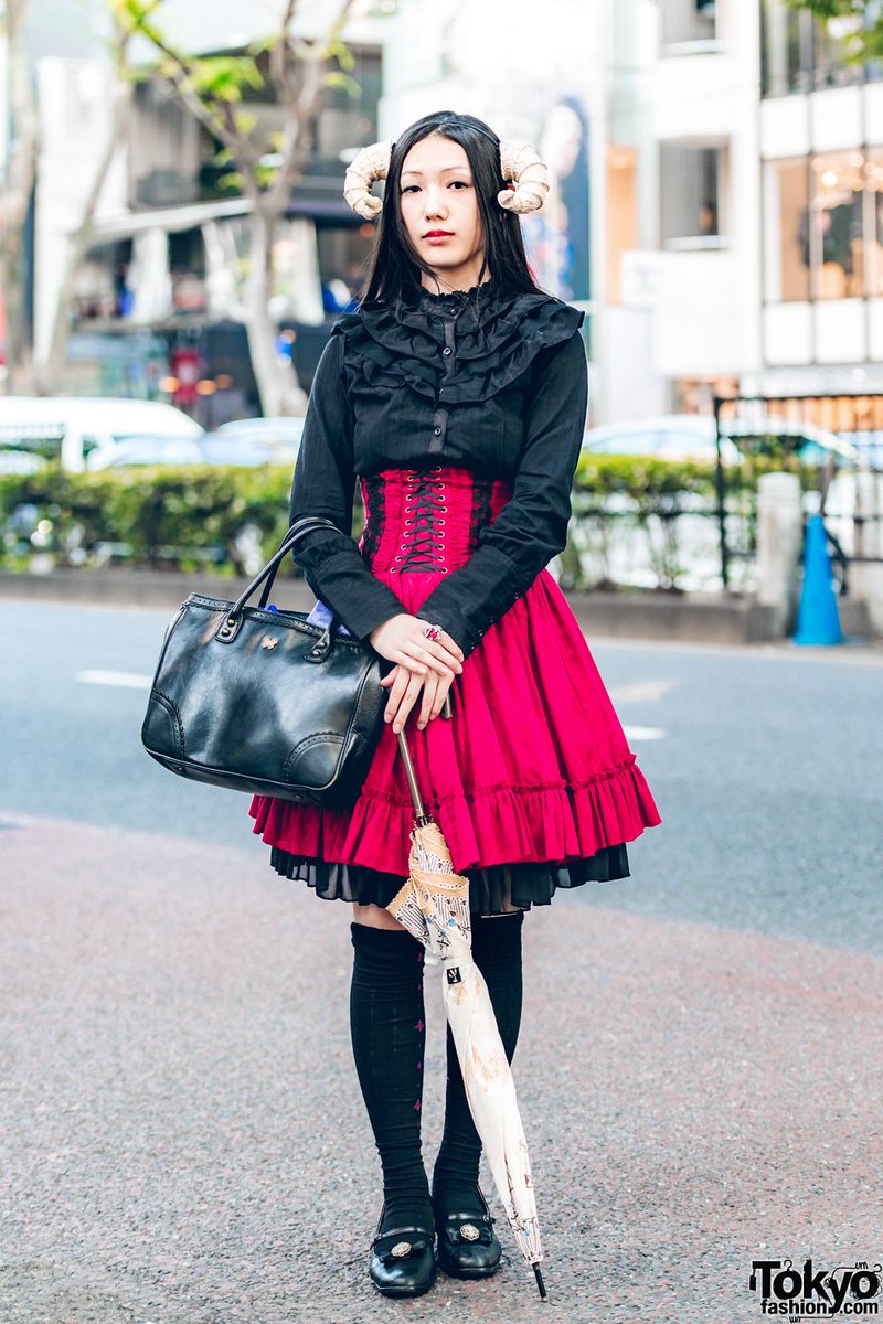 What__Fashion's tweet photo. Horned Harajuku Girl in Gothic Lolita Fashion w/ Black Peace Now, Atelier Pierrot, Hamoon &amp; Anna Sui https://t.co/cOJ74QF7ts https://t.co/skCkVJdZ7B