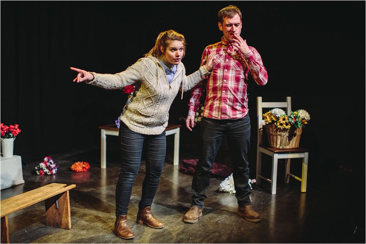 rgalloway86's tweet photo. And we're off! On a Wacky tour. Like the Scooby doo Gang.  The flowers make sense if come see the show 😉Two more nights at Carriageworks for our (previews) #ifisayjump All tour info available here : https://t.co/GpJOdRaRHx @Common_Chorus @LynseyAnnaJ @rgalloway86 https://t.co/nzOZrk9dhV