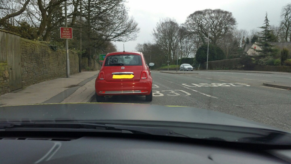 LancsRoadPolice's tweet photo. Driver ran a red light this morning in Penwortham. TOR issued and will most probably be offered a Driver Awareness Course. #T1TacOps #HO32 https://t.co/2IISMlP5Aj