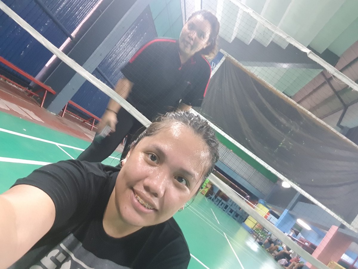 iamesrunkit's tweet photo. Its hard to beat a person who never gives up. #workhardplayhard 🏸 #pinagbigyankonayungchallenger 😜 #mema https://t.co/LgVQxqr4Ih