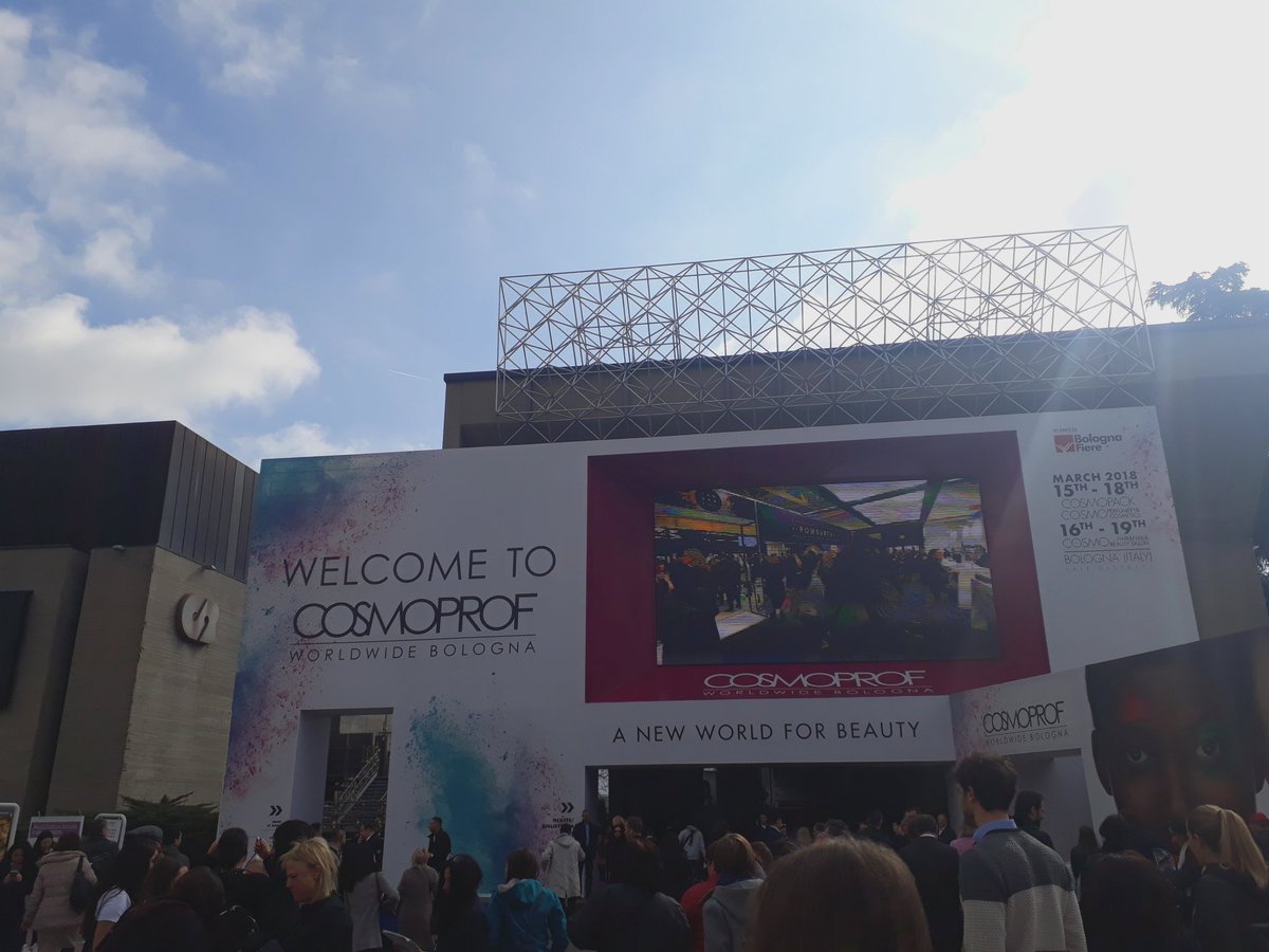 gekaworld's tweet image. Day 2 at #Cosmopack Bologna. 😍 Special guests today: around 100 of our #employees, Bologna is the first stop at their short trip to Italy. 👍