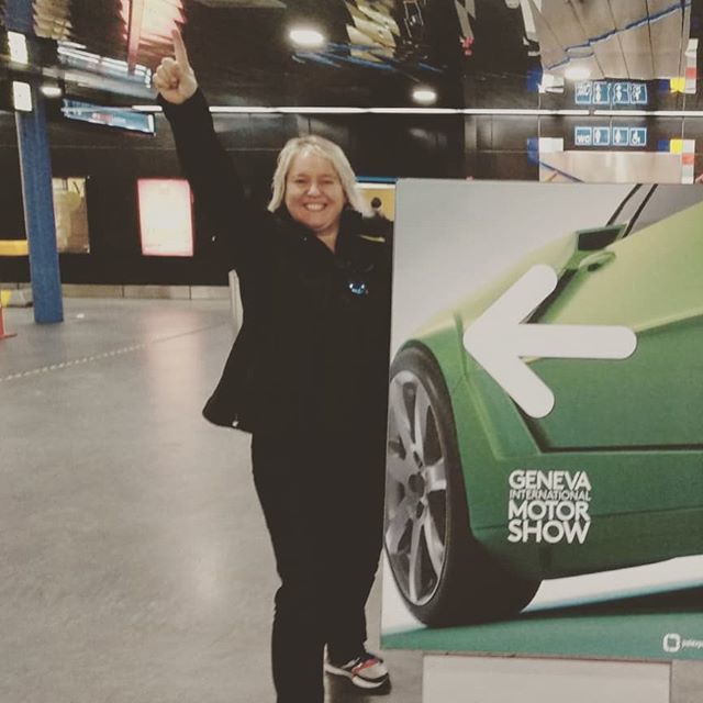evaanyon's tweet photo. En Ginebra asistiendo al Salón del Automóvil con @smarteros
¡Vamos a disfrutar!
#Smart #Smarteros #Smartandfun #GIMS #GIMS2018 #NosinmiSmart #Geneve https://t.co/xIKj3RWJTC https://t.co/Bpn3lwvrpI
