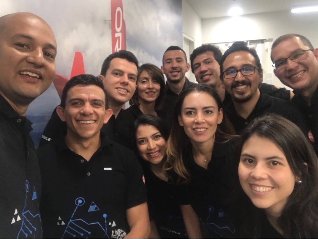 martincitat's tweet photo. #OracleCode Bogota el equipo esta listo! ya te inscribiste? https://t.co/1vUG9QwxN2 @ELKINOSTOS  @emerballen  @marialondonog1 @griveracolombia https://t.co/Rqed5aJPhQ